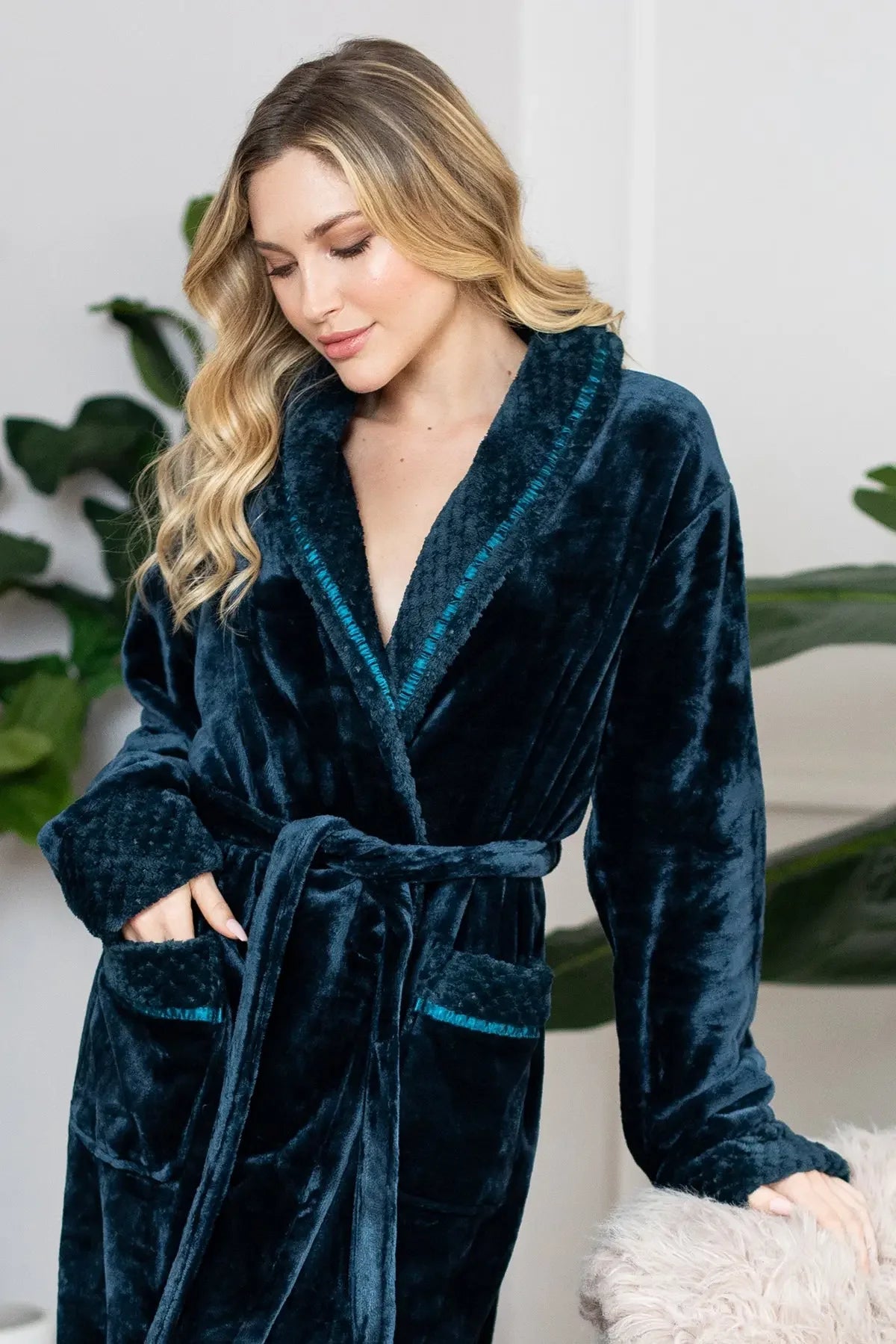 Women's Ultra-Soft Plush Bathrobe